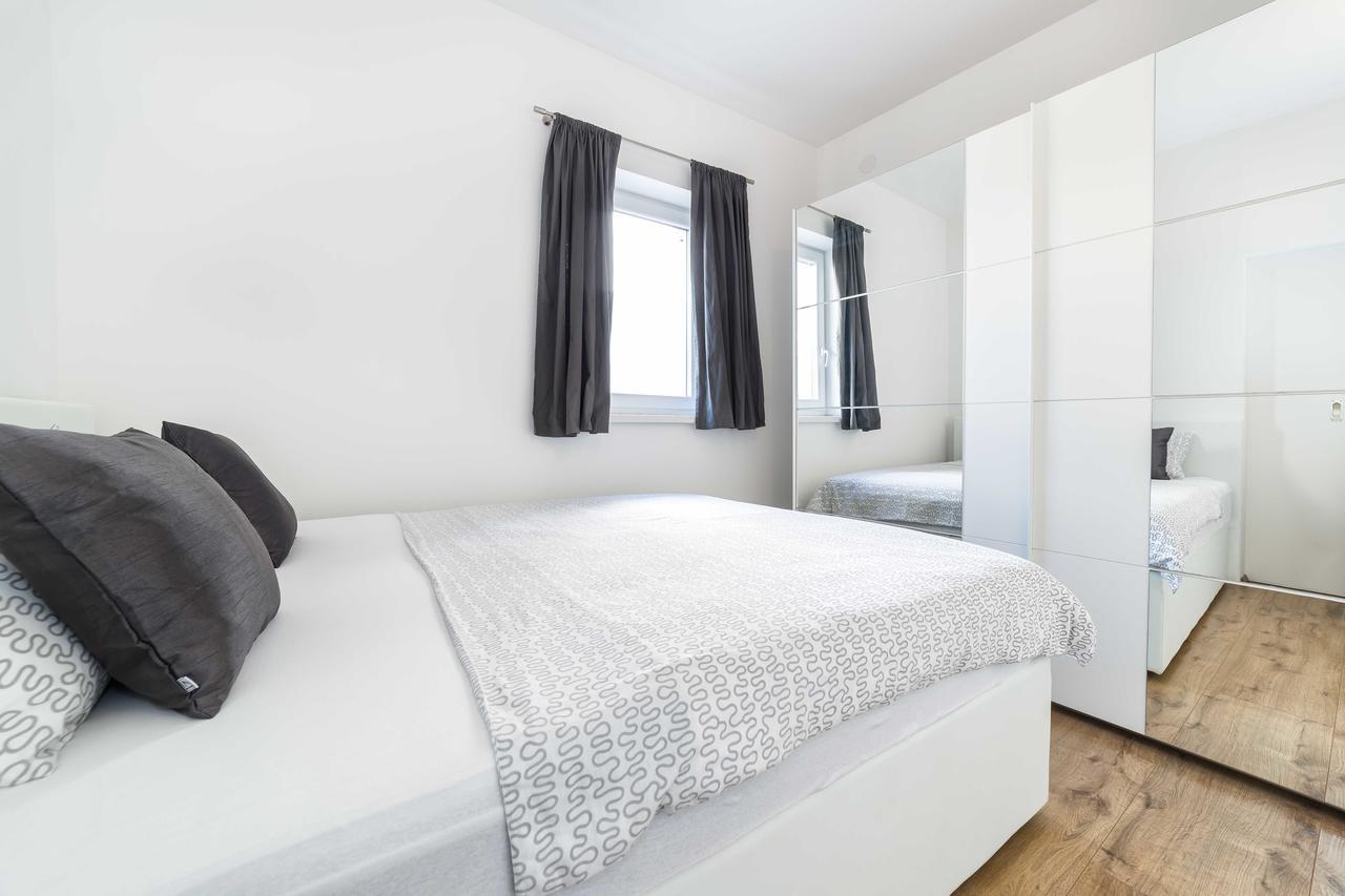 Apartments Tonka Centar Vodice Exterior photo